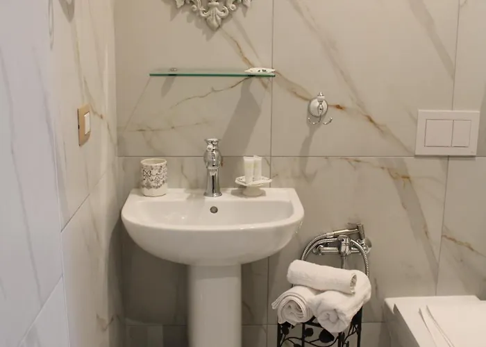 Πανσιόν Gli Alloggi De Il Piccolo Borgo Καστέλ Ματζιόρε