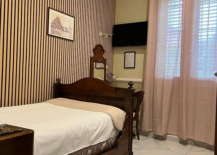 Gli Alloggi De Il Piccolo Borgo Πανσιόν Καστέλ Ματζιόρε