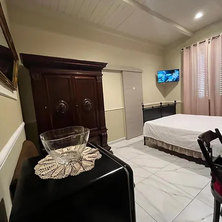 Гостевой дом Gli Alloggi De Il Piccolo Borgo 4*