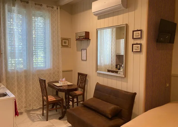 Gli Alloggi De Il Piccolo Borgo 게스트하우스 4*